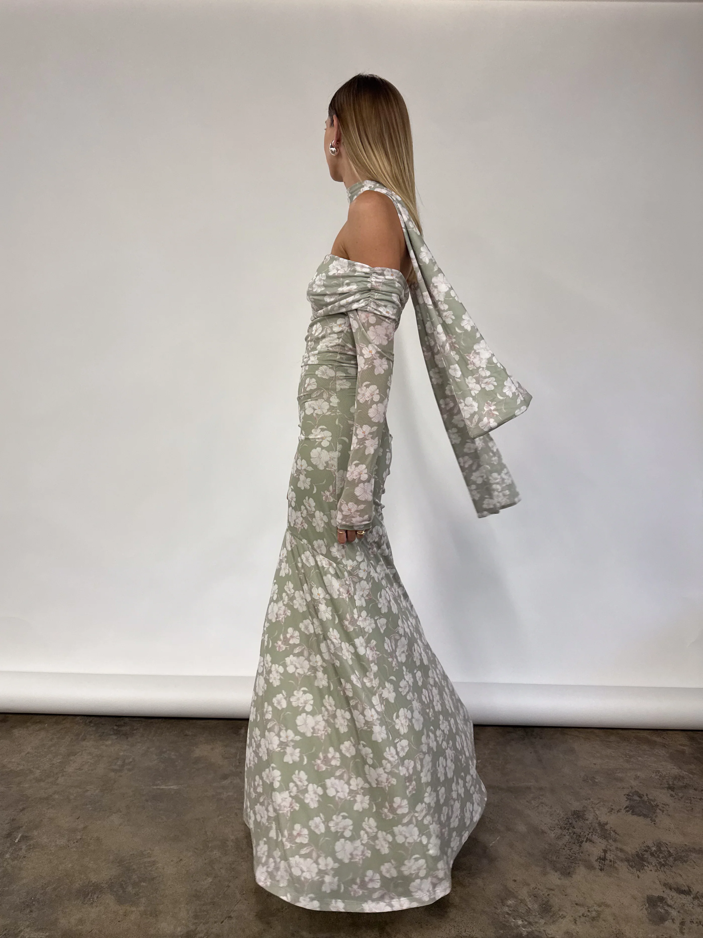 By Nicola Belle Maxi Dress in Peppermint Floral - Image 3