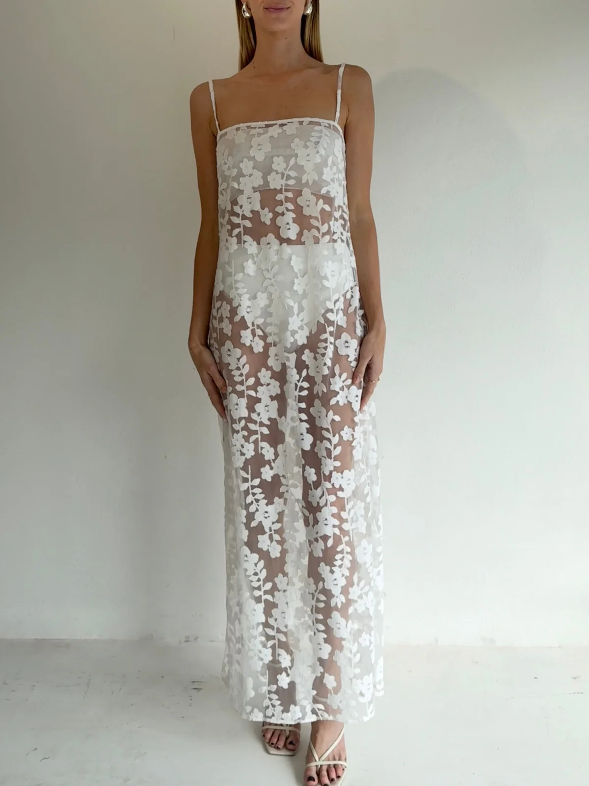 By Nicola Evie Maxi Dress in Petite White Lace - Image 3