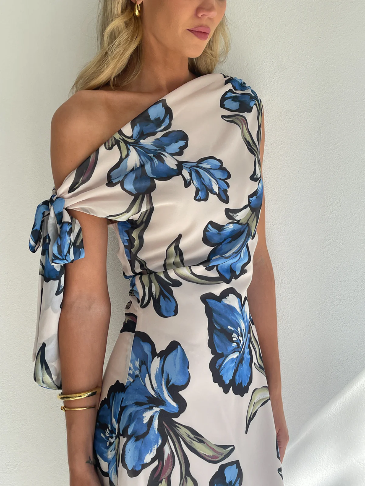 By Nicola Hayley Tie Maxi Dress in Waikiki Floral - Image 4