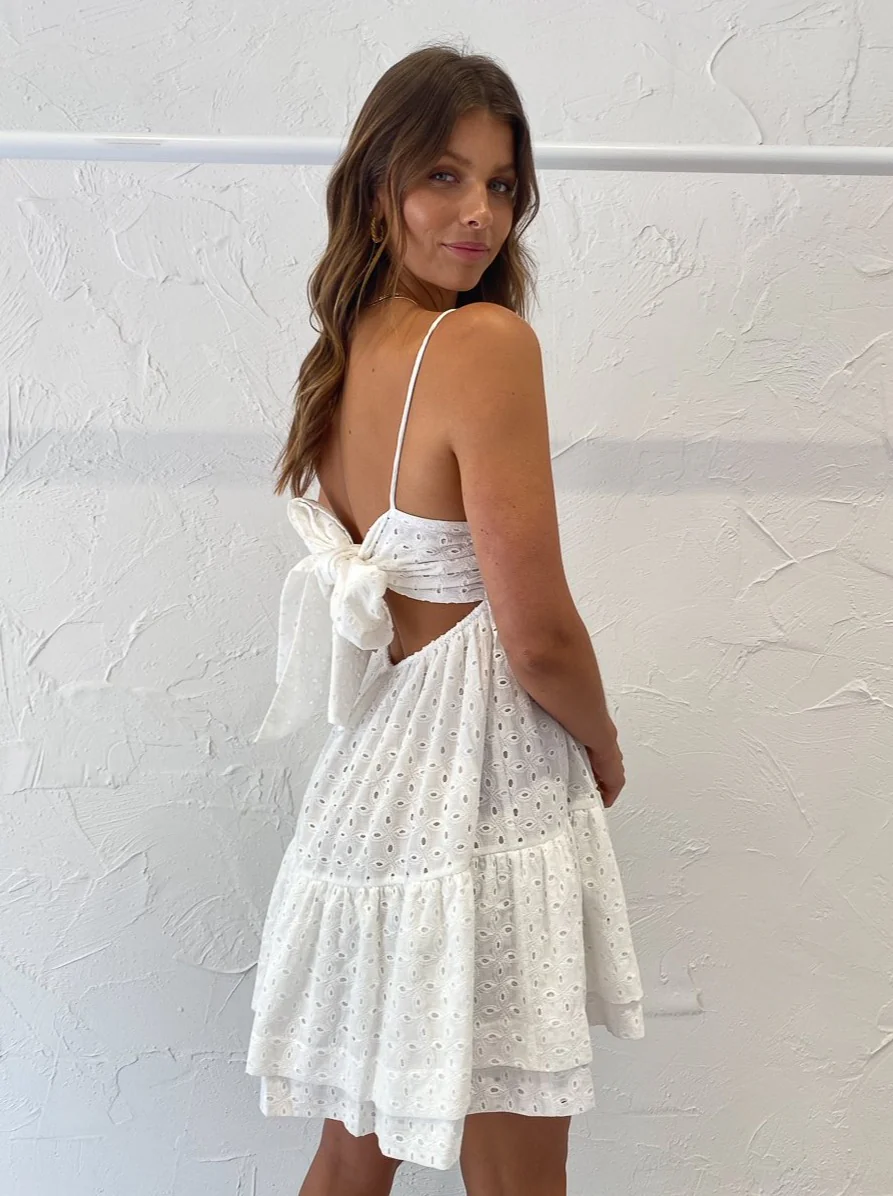 Issy Dreamy Dress in White Eyelet - Image 7