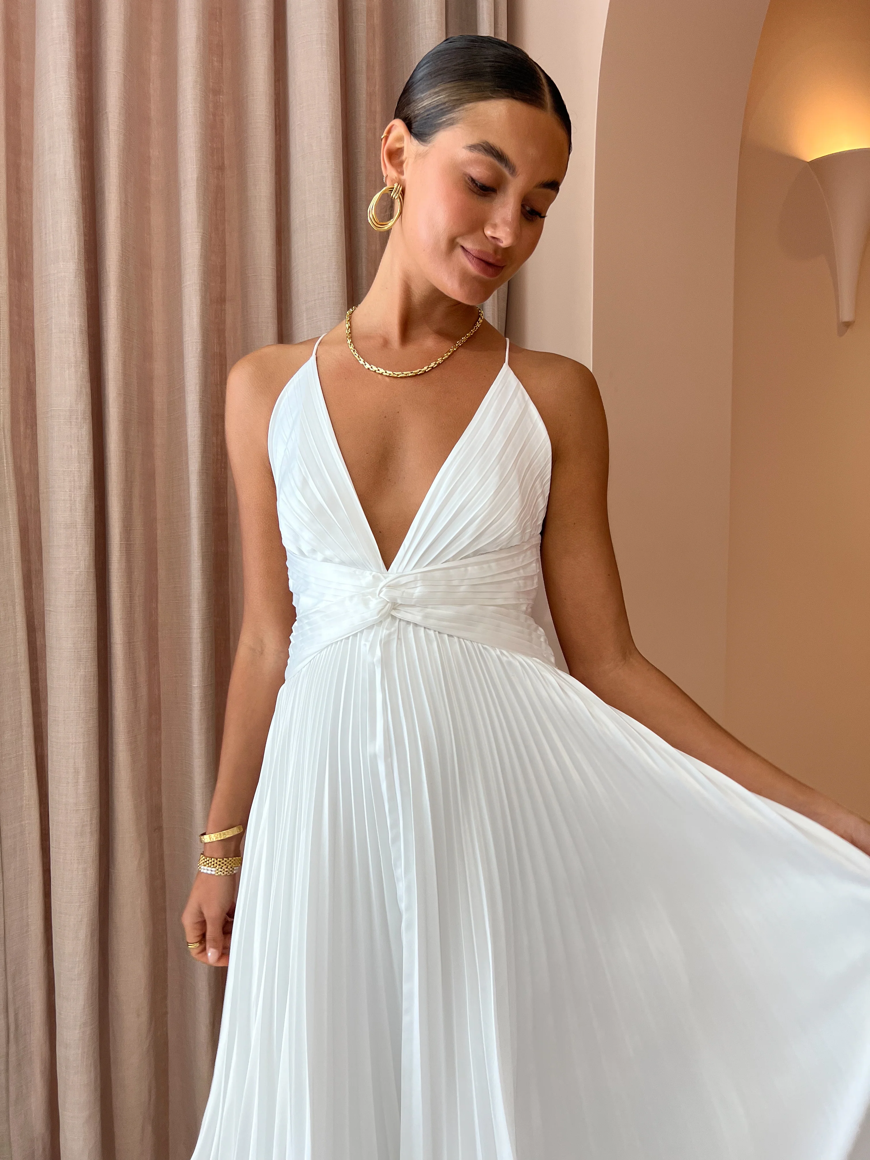 Issy Orla Dress in White - Image 2