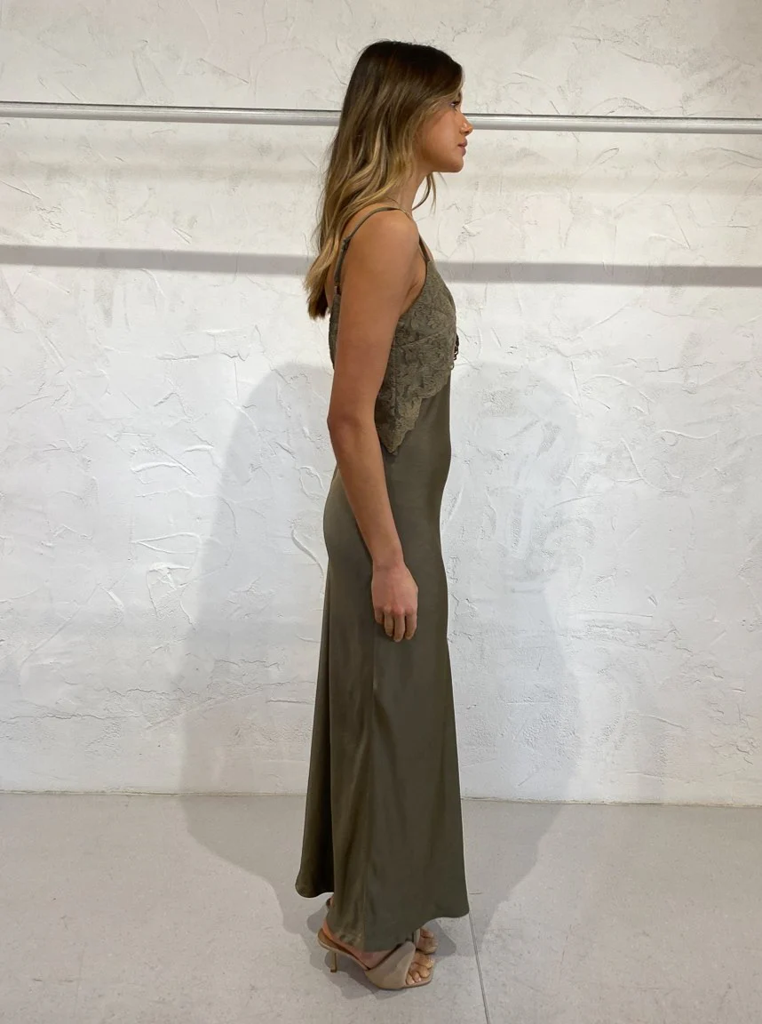 Issy Serene Dress in Khaki - Image 8