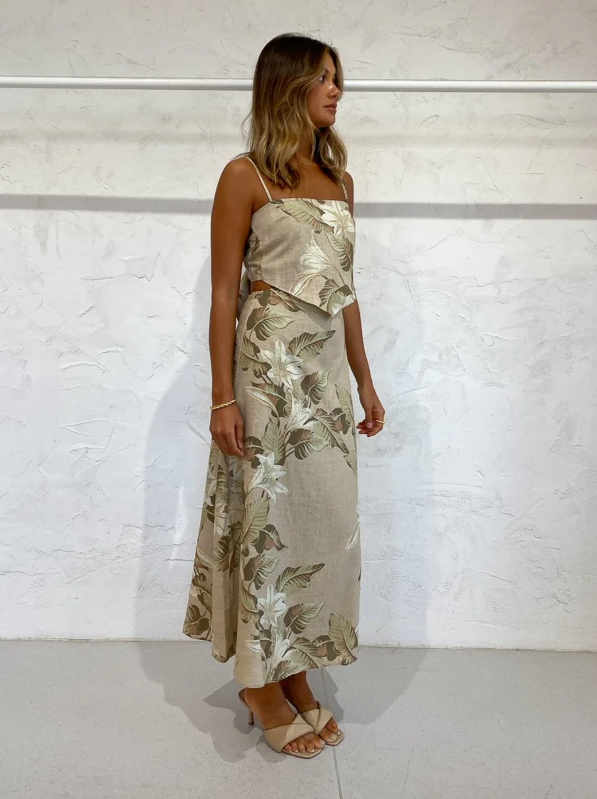 Issy Treasures Dress in Lily - Image 8
